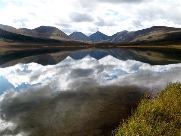 Озеро в долине реки Толта